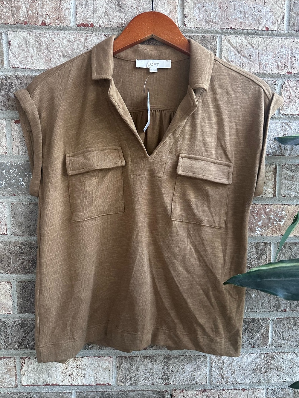 NWT LOFT Brown Slub Knit V-Neck Utility Pocket Top XS